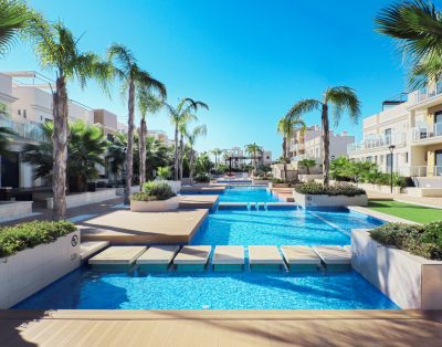 Stylish townhouse, Zenia Beach and Boulevard location 2208