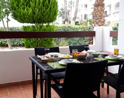 2 Minute Walk to Bars & Restaurants & Villamartin Plaza : 2228