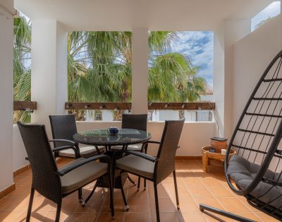 Great for golfers and families, 3 minute walk from Villamartin Plaza : 2232