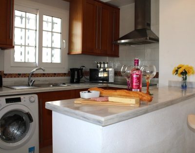 Great for golfers & families, 5 minute walk Villamartin Plaza : 2206